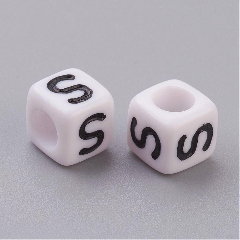 Korálka písmeno  6x6 mm - "S" - 1 ks
