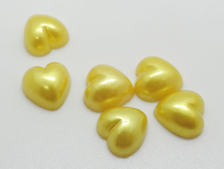 Plastový kabošon srdce - pr. 10,5 mm - žltá - 10 ks