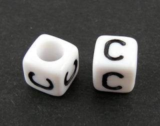 Korálka písmeno  6x6 mm - "C" - 1 ks