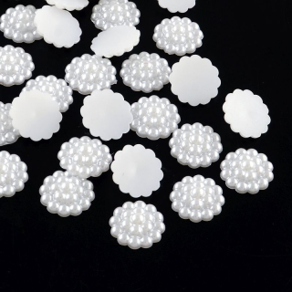 Plastový kabošon kvet - pr. 13 mm - biela - 10 ks