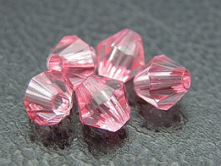Brúsené korálky plastové - 6 mm - bledoružové - 20 ks