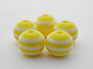 Živicové korálky 8 mm - žltá - 5 ks