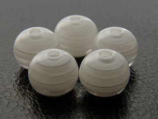 Živicové korálky 8 mm - biela - 5 ks