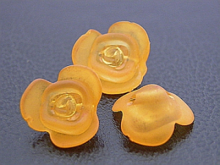 Plastové korálky - kvietok - oranžová -  10 ks