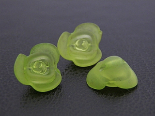 Plastové korálky - kvietok - zelená -  10 ks