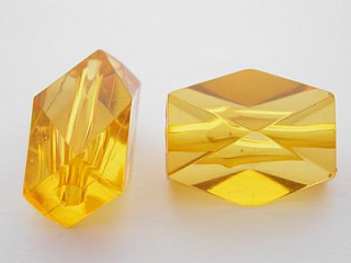Plastová korálka - polygon -  1 ks