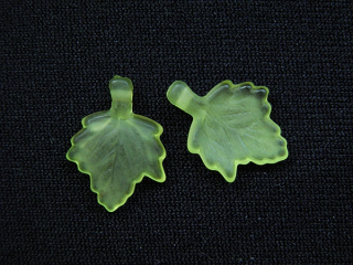 Plastové korálky - lístky 18x13mm - zelená - 10 ks