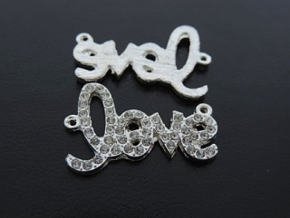 Medzikus "LOVE" - 35 x 23 mm - strieborná - 1ks