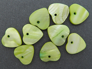 Perleťové srdiečko - zelená - 1 ks